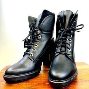 Aquatalia Lace Up Booties 
Made In Italy 
Fux Black Women 
Size 7 1/2